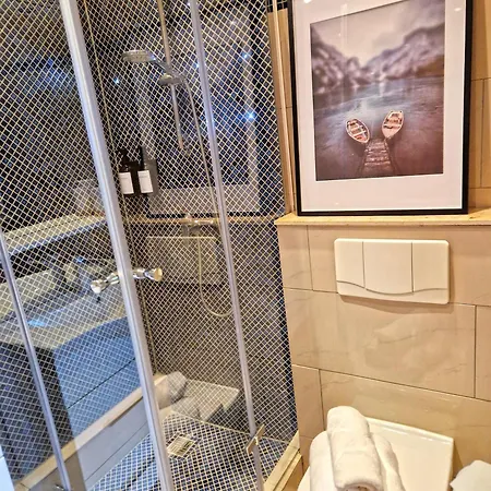 Schnelle Verbindung Nach Frankfurt, Messe Und Flughafen קארבן